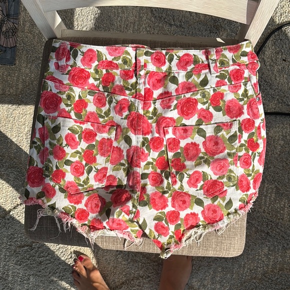 Floral Jean Shorts - Picture 3 of 3